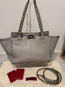 Borsa a tracolla Valentino Garavani Rockstud 2 vie pelle grigia donna dal Giappone - Foto 1 di 9
