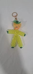 Llavero mujer vintage con cuentas sombrero verde pelo rubio - Imagen 1 de 2