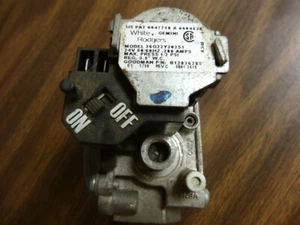 White Rodgers 36G22 Y202S1 Gemini Gas Valve B1282628S; LP (Propane) Gas "USED" - Picture 1 of 5
