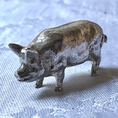 1989 Solid Silver Miniature Pig Figurine by SJ & JM, London. Weight 38.29g Cover