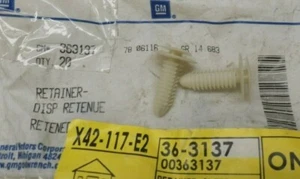 Set Of 2 363137 Front Door Door Trim Panel Retainer, NOS OEM GM, Free US Ship . - Bild 1 von 3