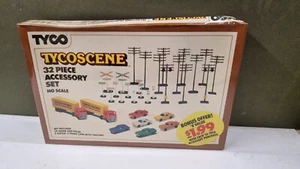 Tyco Tycoscene 32 Piece Accessory Set Cars Trucks Signs Poles Plastic HO Gauge - Picture 1 of 6
