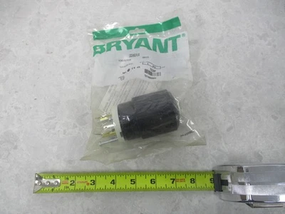 BRYANT 70530-NP, 30A, 125V, LOCKING PLUG, XA0030 - Image 1 of 3