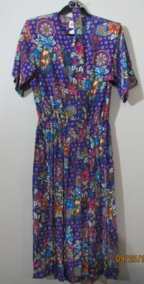 VTG. LESLIE FAY S/S PURPLE FLORAL PAISLEY PLEATED DRESS WITH BELT SIZE 12 VGUC - Imagem 1 de 4