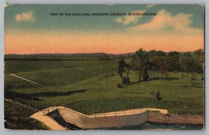 Vista de la presa principal mostrando conductos en primer plano postal - Imagen 1 de 2
