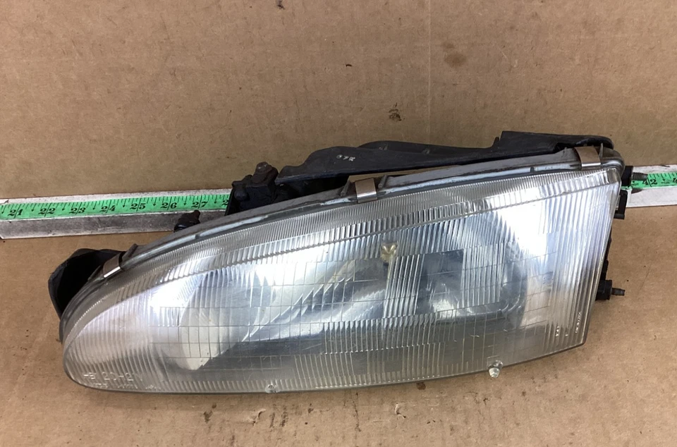 Conjunto de faros delanteros izquierdo Eagle Summit 1993-1996 del lado del conductor 114-58353L Foto 1 de 4