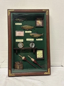 The History of Fishing Museum Vitrine 14" x 21" Shadow Box - Bild 1 von 10