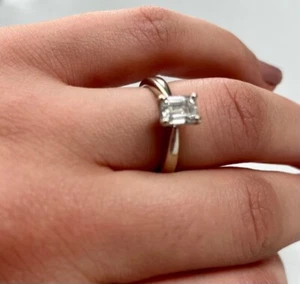 RING Solitär Baguette 585WG  0,9CT G IF EXCELLE von LUXUS4YOU ID:8325 - Bild 1 von 2