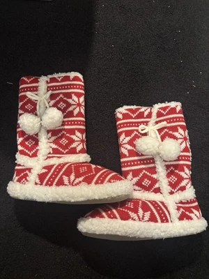 2000-е красно-белые пушистые тапочки с помпонами - Изображение 1 из 4