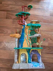 Disney Lion King Training Lair + Pride Lands Playset + 19 Animals Good Condition - Picture 1 of 9