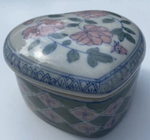 🌸CERAMIC PINK FLORAL HEART BOX TRINKET JEWELRY BOX - Picture 1 of 4