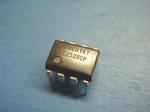 (1) TI TLC252BCP DUAL LOW POWER OP AMP 2.2 MHZ 8 PIN DIP LinCMOS 16V - Picture 1 of 3