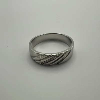 Alianza de boda vintage de plata esterlina unisex con diamantes enchapada en rodio talla 12,5 Foto 1 de 4