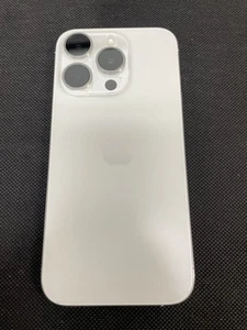 Coque arrière de remplacement iPhone 15 Pro avec petites pièces OEM - Blanc - Grade A - Photo 1 sur 6