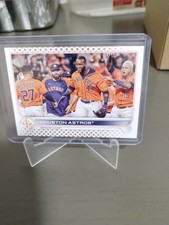  2022 Topps MLB Baseball #136 Gold Star SP Parallel Houston Astros 