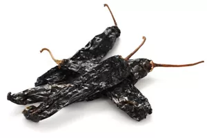 Mexican Whole Dried PASILLA Chillies 25g - 50g - 100g - 500g - 1kg - Picture 1 of 2