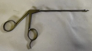 Conmed Linvatec C3007.1 3.4 mm Retrograde Forceps, Straight, 90° Right, 130mm - Picture 1 of 9