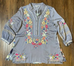 Camicia John Mark ricamata floreale taglia small grigia boho romantica manica 3/4 chic - Foto 1 di 16
