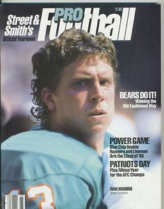 Dan Marino Street & Smith's Pro Football 1986 Yearbook Miami Dolphins HOF QB