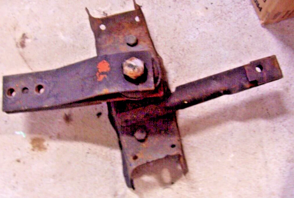 Mercury Comet Cross Member 1965!! ¡CON PALANCA DE FRENO!! Foto 1 de 1