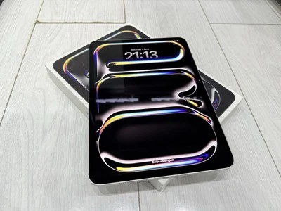 Apple iPad Pro 11" 2024 M4 - 256GB Wi-Fi & Cellular 5G - Unlocked - Silver - Image 1 of 4