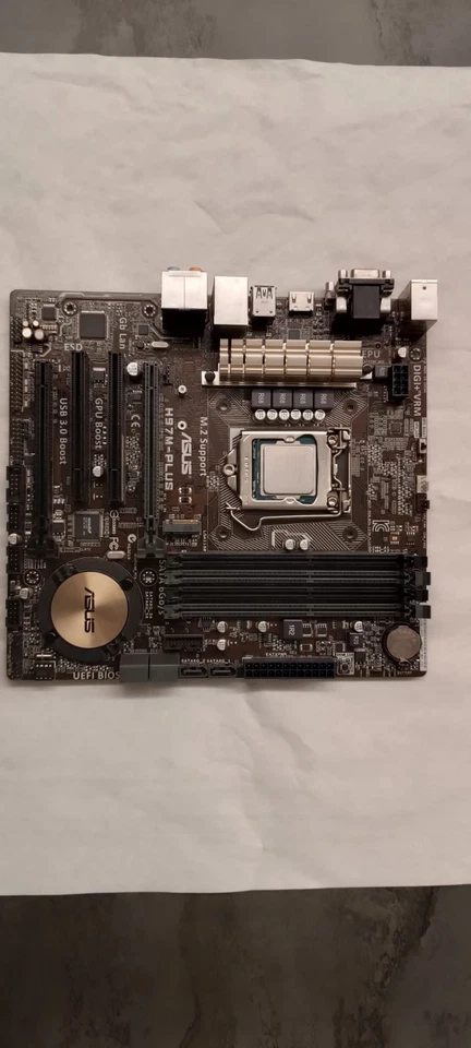 Scheda madre Asus H97M-Plus + CPU I5 4690 + 8GB x 2 RAM - Immagine 1 di 4