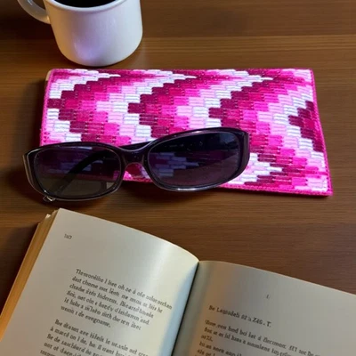 Vibrante Estuche para Anteojos Hecho a Mano a Punta de Aguja - Bolsa de Lona de Plástico Colorido Foto 1 de 3