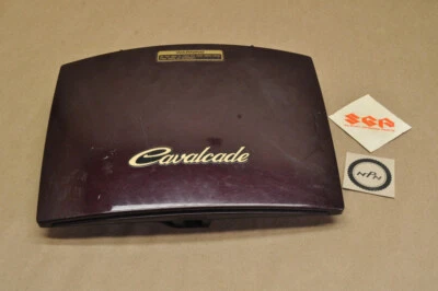 Nuevo de Lote Antiguo Suzuki 1986-88 GV1400 Cavalcade Audio Radio Tapa Cubierta en Granate 47300-24840- Foto 1 de 4