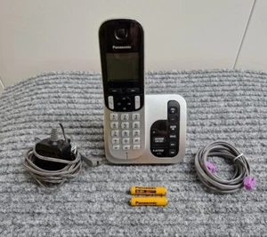 Panasonic KX TGCA20EX Telefon bezprzewodowy z sekretarką - Zdjęcie 1 z 20