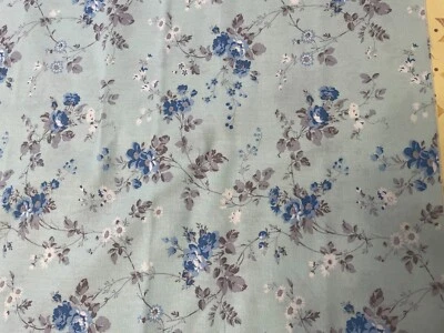 Tela decorativa Waverly Inspirations serigrafía verde azulado floral 22 1/2" x 44" de Foto 1 de 2