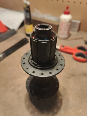 MOZZO POSTERIORE PERNO PASSANTE 12X148 SHIMANO HG - Immagine 1 di 4