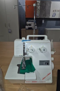 * Bernina 009DCC gebrauchte Overlockmaschine Handarbeit DIY Hobby B-Ware - Bild 1 von 10