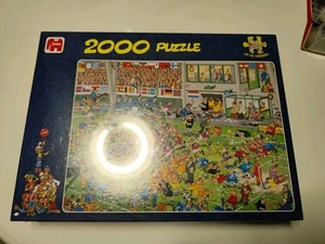 Jumbo Puzzle 2000 Pezzi Nuovo Sigillato Jumbo Jan Van Haasteren - Foto 1 di 2