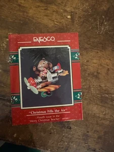 1991 Enesco Lehrer "Christmas Fills The Air" Maus Flugzeug Ornament #831921 - Bild 1 von 3