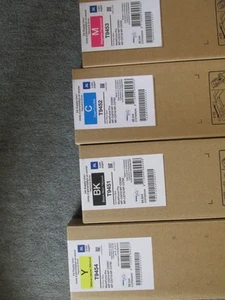 Set Original Epson Druckerpatronen T9451 BK , T9454 Y, T9453 M, T9452 C - Zdjęcie 1 z 2