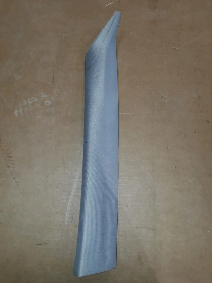 2002 VOLVO S40 Right Passenger Side Window Pillar Trim Molding G0X4 - Image 1 of 4