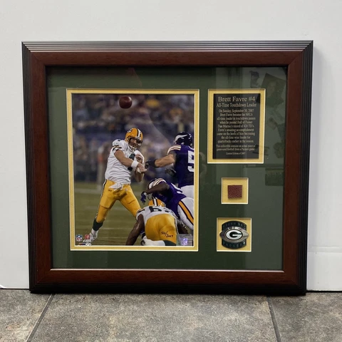 2007 NFL Brett Farve #4 All-Time Touchdown Leader Framed Picture/Plaque 510/2007 Cover