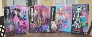 New! Monster High 4 Dolls Set Pets Draculaura Clawdeen Frankie Stein Lagoona Lot - Picture 1 of 2