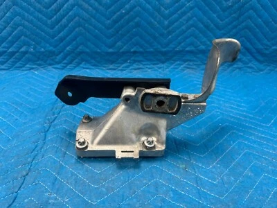 Mercedes G500 G55 AMG Engine Mount Support Passenger's Side 2006-2011 OEM - Image 1 of 4