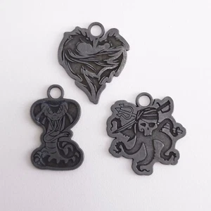 Disney Descendants 3 Metall Charms Piratenregel, VK Regeln, lila Haare egal - Bild 1 von 8