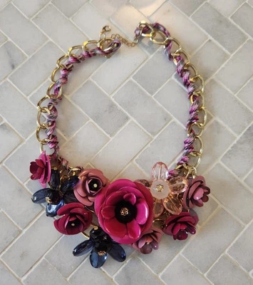 Collar floral audaz Betsey Johnson en rosas y morados Foto 1 de 4
