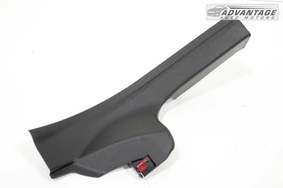 CHEVROLET TRAX 2024 PUERTA TRASERA IZQUIERDA UMBRAL PLACA RASGUÑO MOLDURA CUBIERTA PANEL OEM Foto 1 de 4