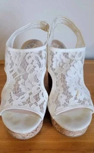 Fergalicious by Fergie Wedges Cream Lace Open Toe Sandal Size 9 1/2 Women's - Picture 1 of 5