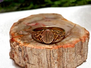 Mid Century 1950s Tiny Baby Child Ring 10K Yellow Gold Engraved M Monogram - Picture 1 of 14