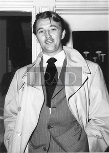 FOTO CANDIDA ROBERT MITCHUM 5x7 muy rara - Imagen 1 de 1