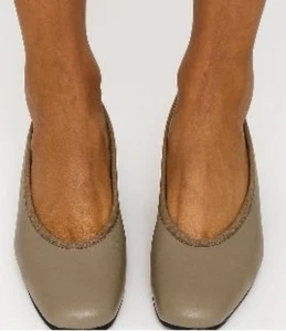Naturalizer Size 8M Leather Slip On Business Casual Heels Slip On EUC - Picture 1 of 11