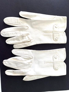 Vintage Gloves Ivory White Kid Leather Wrist Length Women's Vented - Picture 1 of 11