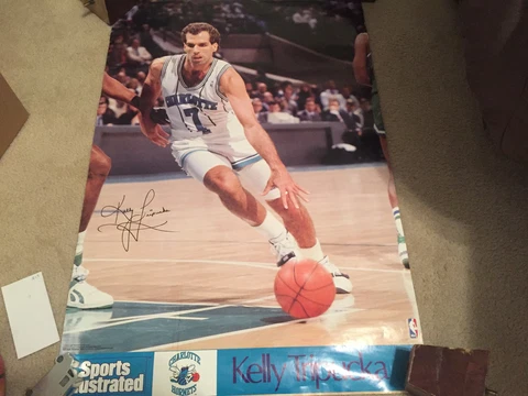 VINTAGE CHARLOTTE HORNETS KELLY TRIPUCKA 34.5 X 23 POSTER Cover