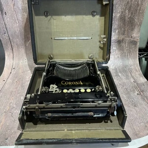 Antique Corona 3 Portable Folding Typewriter (Parts, Display, Restoration) - Foto 1 di 17