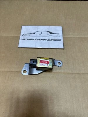 Rear Right Impact Sensor 2001-2006 Lexus LS430 OEM 89833-50030 - Image 1 of 4